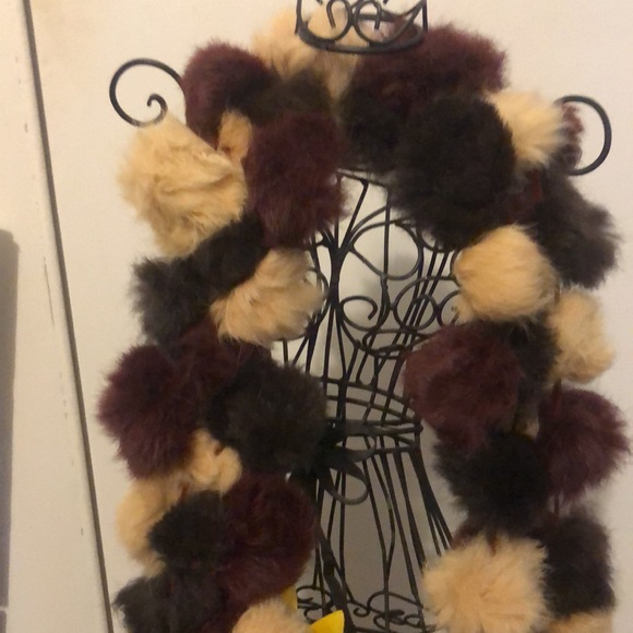 Vintage 100% rabbit fur three- strand pom-poms scarf. Burgundy black and beige. - Picture 2 of 8